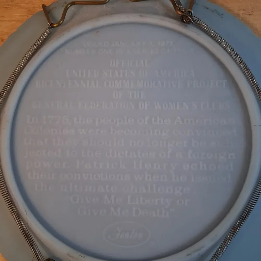 Fenton Vintage Give me Liberty 1776-1976 Bicentennial Powder Blue Glass Plate